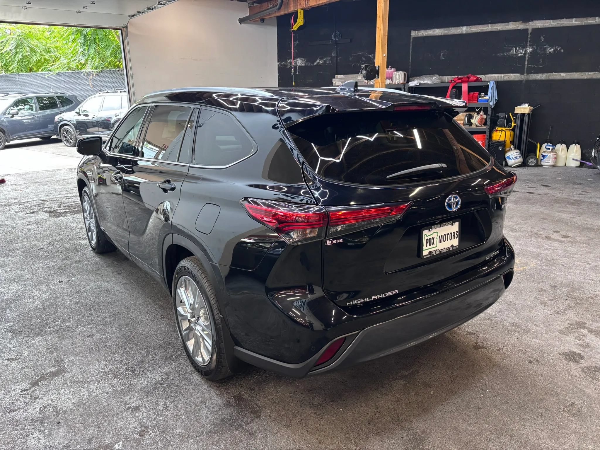 Used 2023 Toyota Highlander Limited AWD/4WD image 5