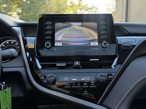 Used 2023 Toyota Camry SE image 19