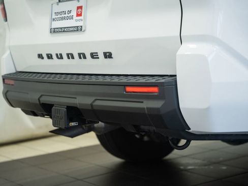 Used 2025 Toyota 4Runner SR5 AWD/4WD image 7