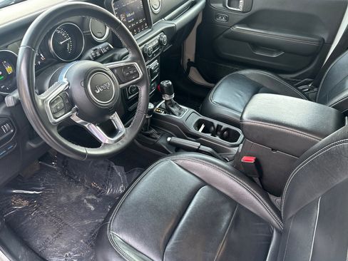 Used 2023 Jeep Wrangler Sahara image 11