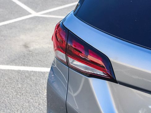 Used 2023 Chevrolet Equinox LT image 8