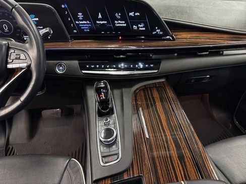 Used 2024 Cadillac Escalade Premium Luxury w/ Performance Package AWD/4WD image 22