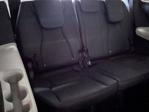 Used 2023 Kia Carnival LX FWD image 21