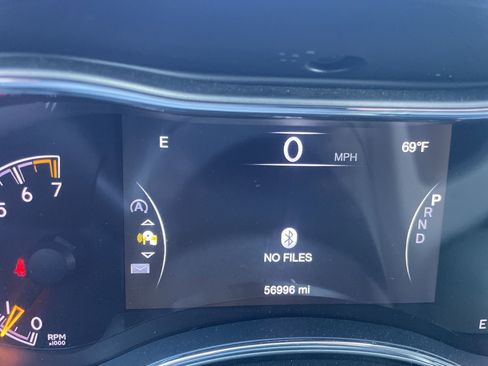 Used 2021 Jeep Grand Cherokee Limited image 12