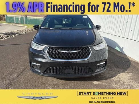 New 2026 Chrysler Pacifica Select image 2