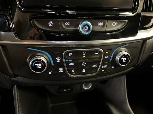 Used 2018 Chevrolet Traverse LT image 22