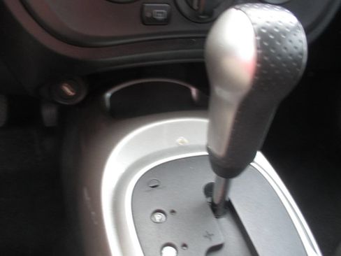 Used 2011 Nissan Juke S image 21