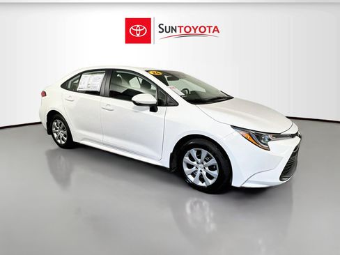 Used 2026 Toyota Corolla LE FWD image 1