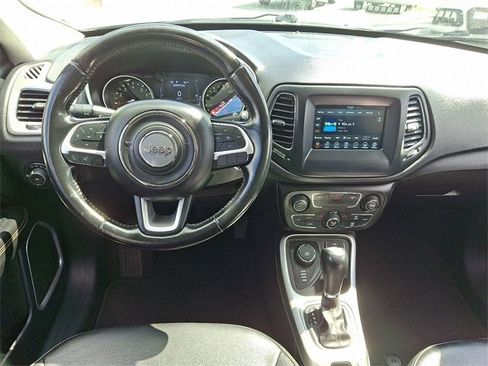 Certified 2020 Jeep Compass Latitude image 11