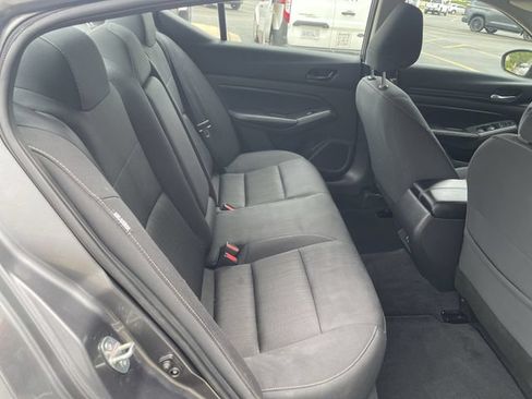Used 2025 Nissan Altima 2.5 SV FWD image 37