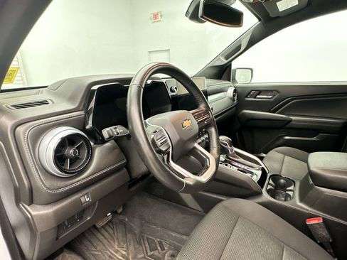 Certified 2023 Chevrolet Colorado LT w/ LT Convenience Package II AWD/4WD image 4