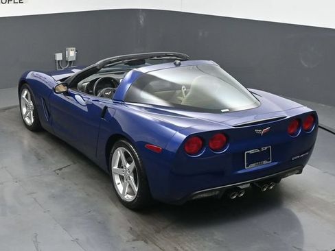 Used 2005 Chevrolet Corvette Coupe w/ Preferred Equipment Group RWD image 41
