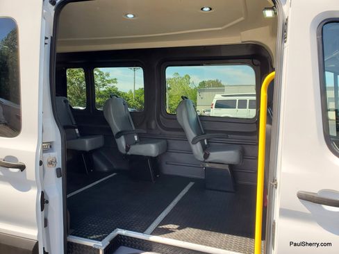 Used 2020 Ford Transit 250 Medium Roof RWD image 5