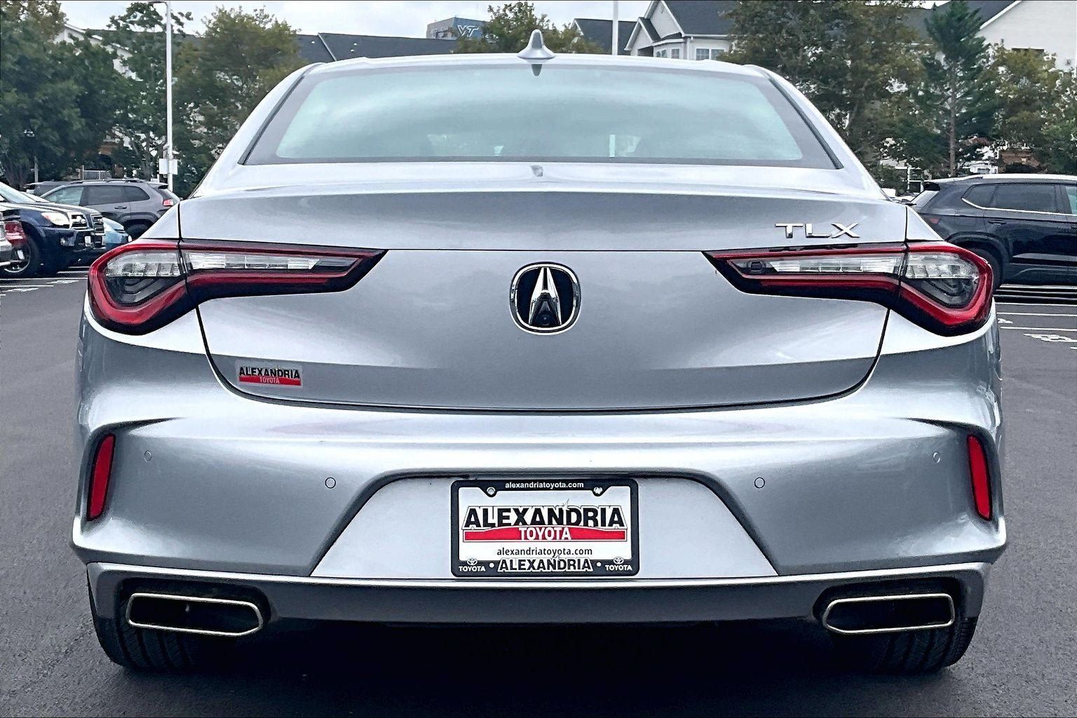 Used 2023 Acura TLX w/ Technology Package FWD image 4