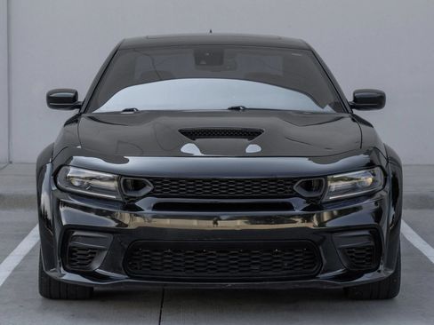 Used 2016 Dodge Charger R/T Scat Pack w/ Technology Group RWD image 6