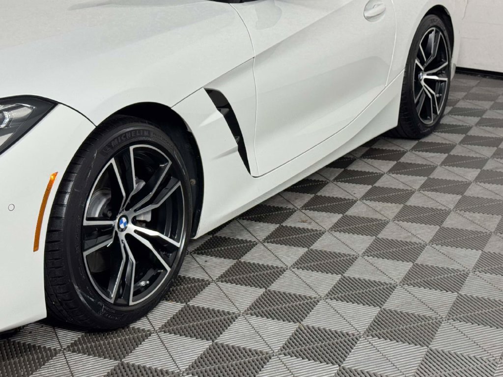 Used 2019 BMW Z4 sDrive30i w/ M Sport Package RWD image 13