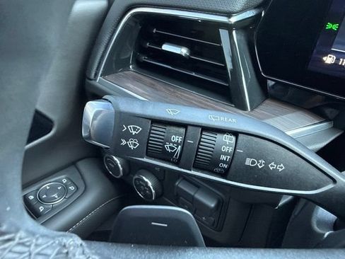 Used 2025 Chevrolet Tahoe Premier w/ Sun And Tow Package AWD/4WD image 21