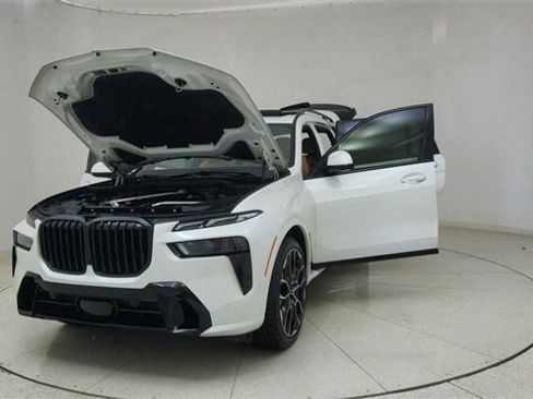Used 2025 BMW X7 xDrive40i w/ M Sport Package image 76