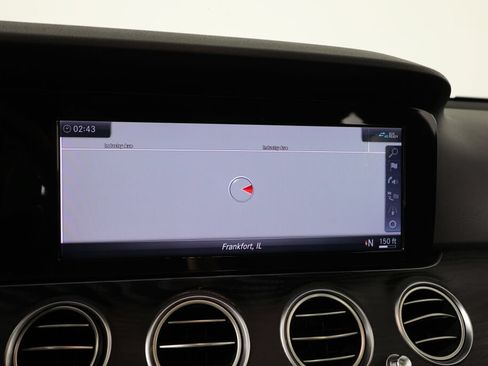 Used 2019 Mercedes-Benz E 300 4MATIC image 38