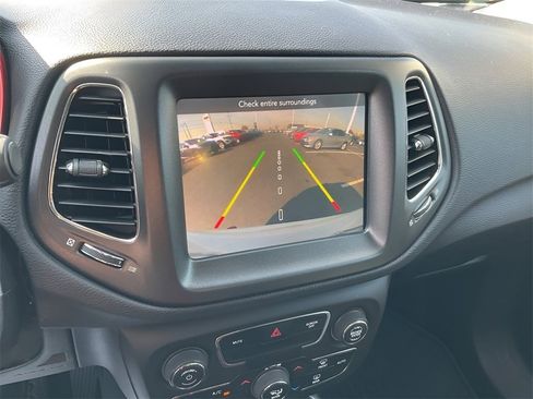 Used 2018 Jeep Compass Trailhawk image 12