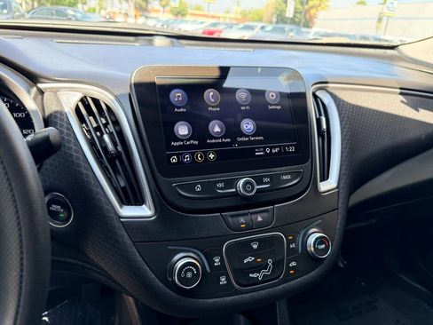 Used 2025 Chevrolet Malibu LS image 19