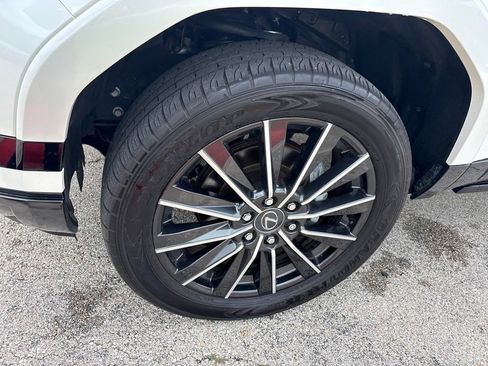 Used 2024 Lexus GX 550 w/ Accessory Package (Z1) AWD/4WD image 9