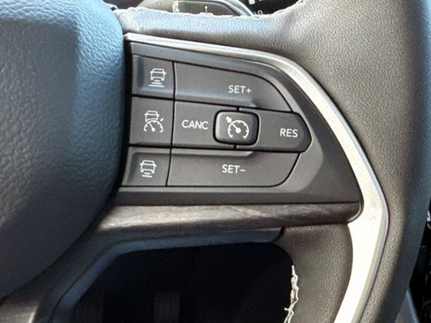 New 2025 Jeep Grand Cherokee Limited image 10