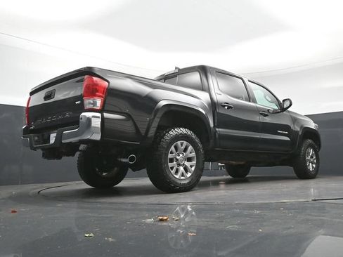 Used 2017 Toyota Tacoma SR5 w/ Tow Package RWD image 25
