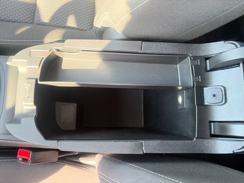Used 2024 GMC Terrain SLE AWD/4WD image 25
