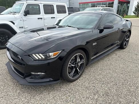 Used 2016 Ford Mustang GT Premium w/ Equipment Group 401A RWD image 4