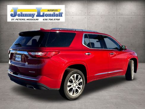 Used 2020 Chevrolet Traverse Premier FWD image 2