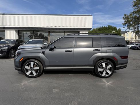 Used 2025 Hyundai Santa Fe Limited FWD image 15