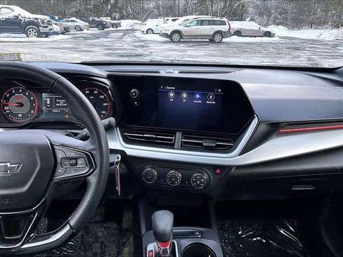 Used 2024 Chevrolet Trax RS image 18