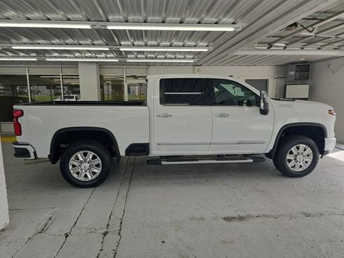 Certified 2025 Chevrolet Silverado 2500 High Country w/ Technology Package AWD/4WD image 6