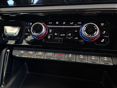 Certified 2025 GMC Sierra 1500 AT4X image 19