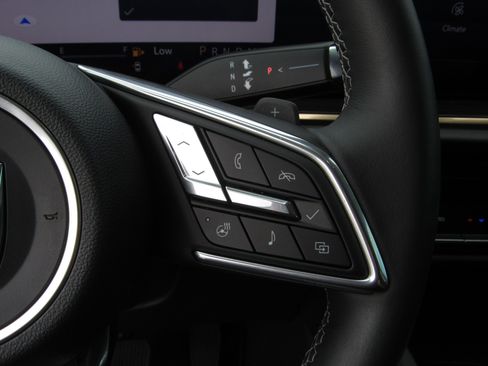 Used 2024 Buick Envision Avenir AWD/4WD image 26