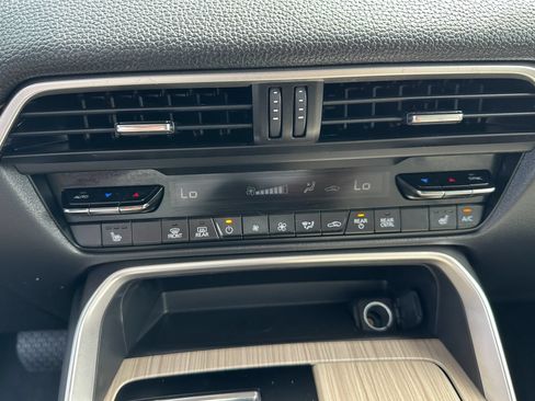 Certified 2024 MAZDA CX-90 Plug-In Hybrid w/ Premium Pkg AWD/4WD image 22