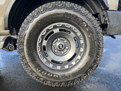 New 2025 Ford Bronco Outer Banks w/ Sasquatch Package AWD/4WD image 11