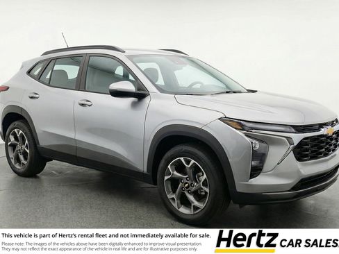 Used 2025 Chevrolet Trax LT w/ LT Convenience Package image 1