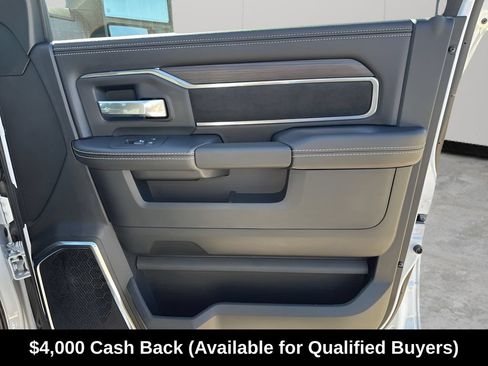New 2026 RAM 2500 Laramie w/ Night Edition AWD/4WD image 15
