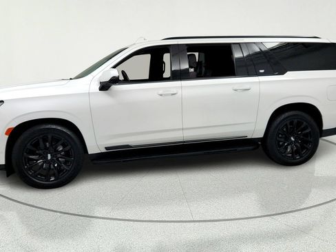 Used 2022 Cadillac Escalade ESV Sport Platinum w/ LPO, ONYX Package AWD/4WD image 2