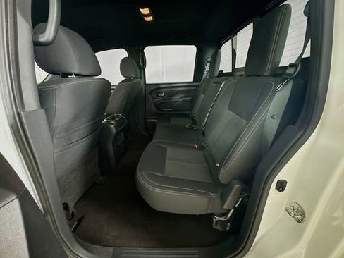 Used 2018 Nissan Titan SV w/ SV Convenience Package image 27
