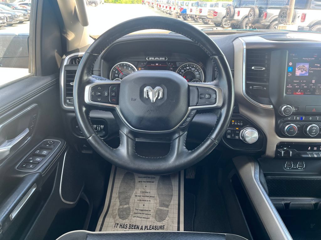 Used 2022 RAM 1500 Laramie AWD/4WD image 15