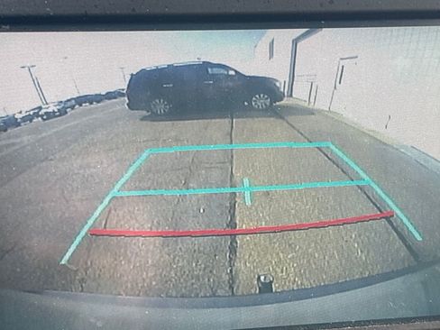 Used 2020 Toyota RAV4 XLE Premium image 9