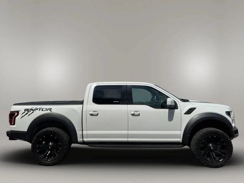 Used 2018 Ford F150 Raptor w/ Equipment Group 802A Luxury AWD/4WD image 4