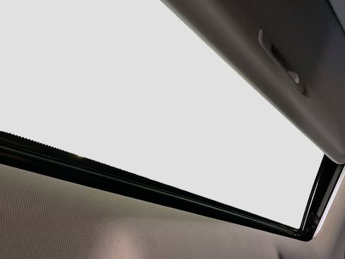 Used 2023 Nissan Altima 2.5 SV w/ SV Premium Package image 27