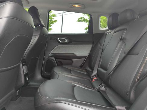 Used 2022 Jeep Compass Latitude w/ Sun and Sound Group AWD/4WD image 27