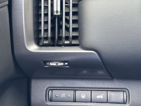 Used 2022 Nissan Pathfinder SL w/ SL Black Package image 8