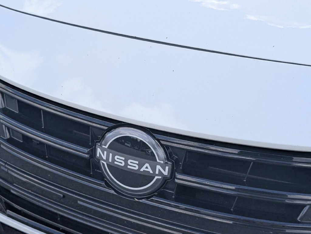 Used 2025 Nissan Versa S FWD image 4