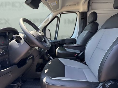 Used 2026 RAM ProMaster 2500 w/ Convenience Group FWD image 9